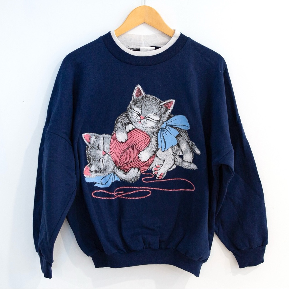 Vintage crewneck kittens bows ball of yarn size M